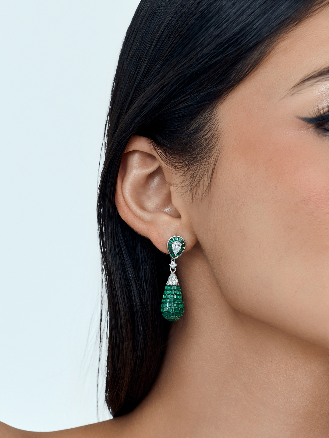 Timeless Glow Drop Earrings Emerald